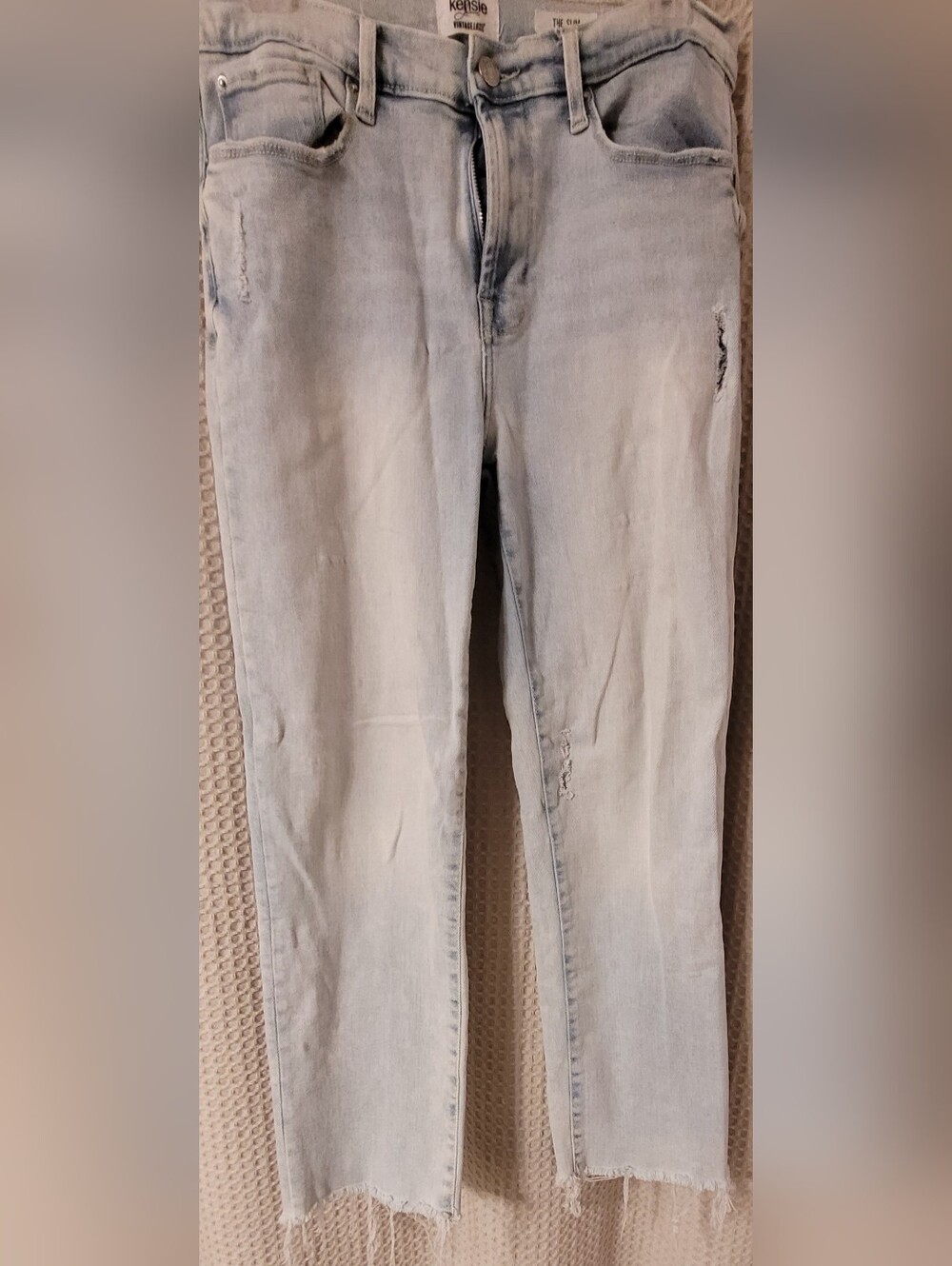Kensie The Crop Vintage Wash Distressed Light Blue Crop Jeans Size 10/30 Frayed